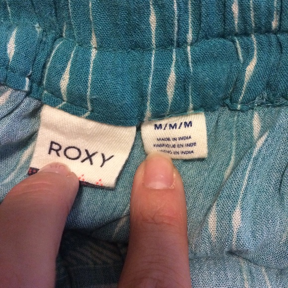 Super cute teal Roxy shorts awesome pattern - Picture 5 of 6